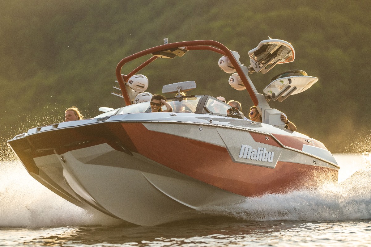 Chasing that afternoon sun ☀️
#M240 #MalibuBoats #TheTruthIsOnTheWater
