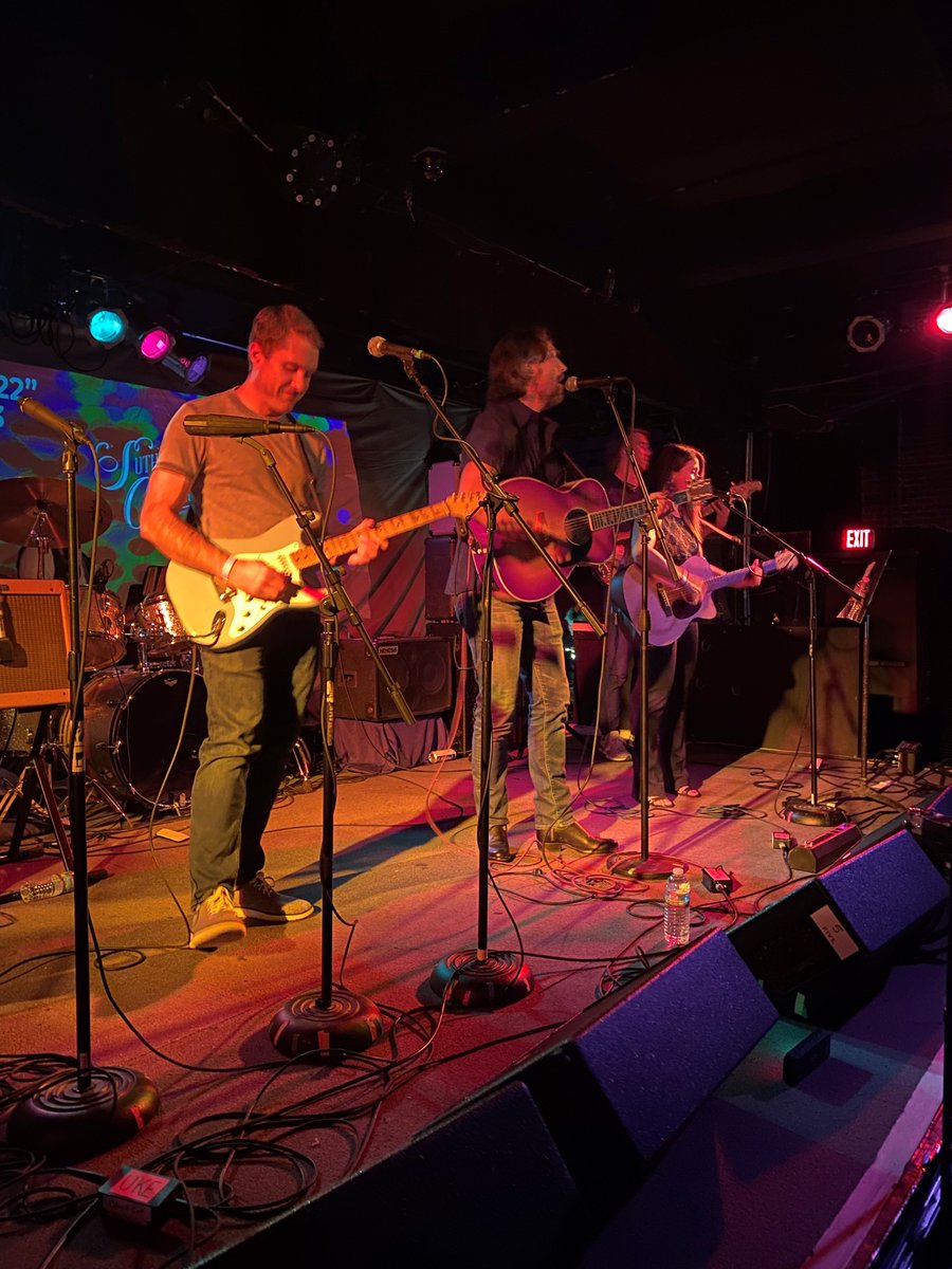 ESgloballaw's tweet photo. Eversheds Sutherland returned for this year’s “Banding Together: Battle of the Law Firm Bands”, an annual fundraiser presented by @GFTH. Sutherland Comfort, gave a stellar performance and placed as one of this year’s runner-ups! #GFTH https://t.co/oTYJYcZeLi https://t.co/WYUhWuYj1i