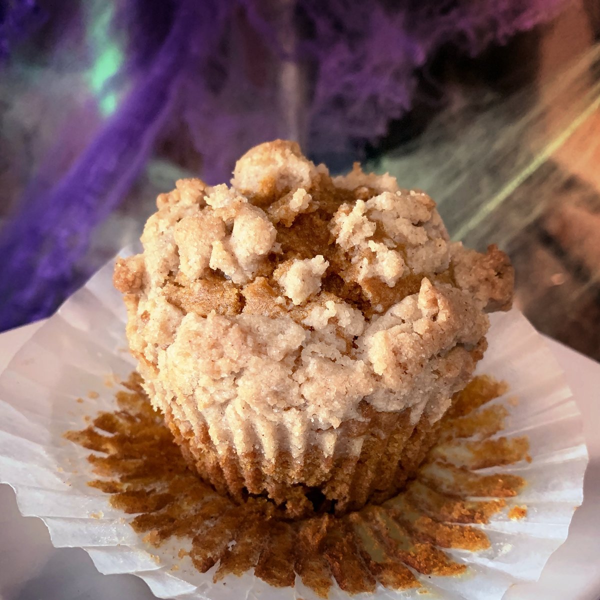 FencelineBeer's tweet photo. 𝗣𝗨𝗠𝗣𝗞𝗜𝗡 𝗖𝗥𝗨𝗠𝗕 𝗠𝗨𝗙𝗙𝗜𝗡 
= perfect flavor combination of Fall 
= weekend dessert special from @stalliessweets 
= VERY limited availability
= #IAteOne https://t.co/lXJ2i8tJRQ