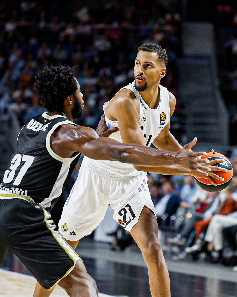 El Real Madrid sucumbe frente a la Virtus tras un mal tercer cuarto. 9⃣2⃣ @RMBaloncesto 9⃣5⃣ @Virtusbo 📸 @EuroLeague