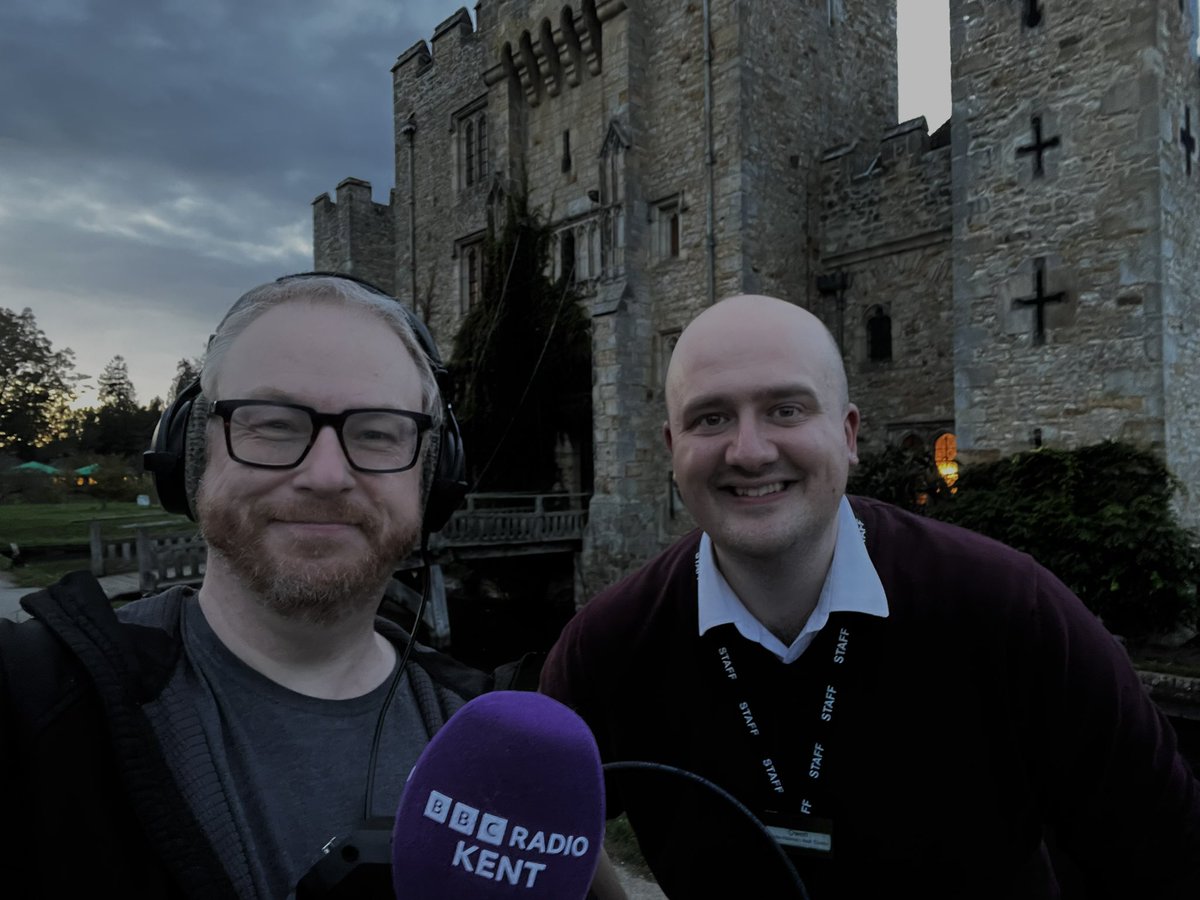 What a night recording with @DrOwenEmmerson @hevercastle for our Monday #Halloween2022 special edition of #TDKS 🦇 Listen in if you dare from 6 pm.