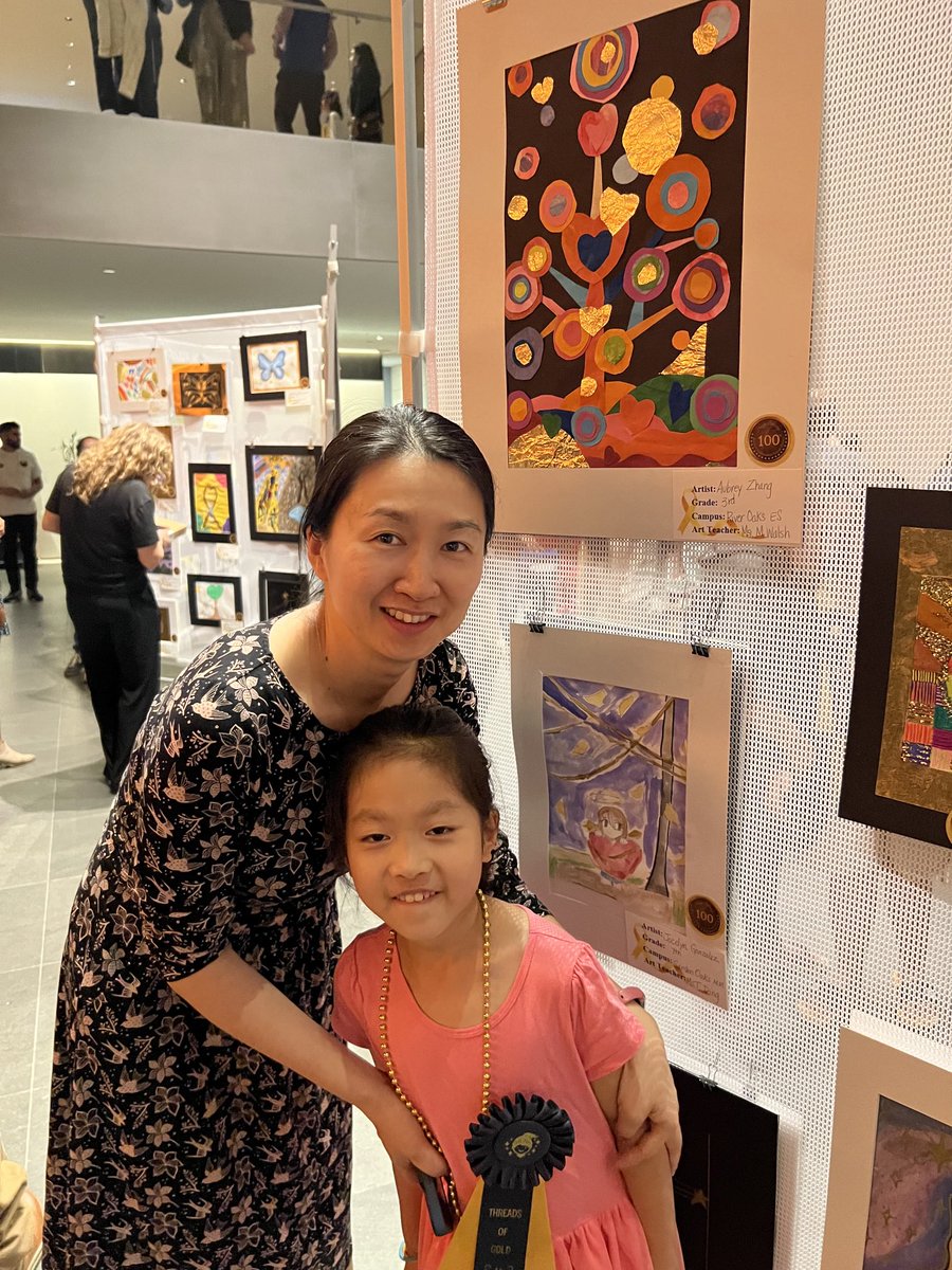 ROEArt1's tweet photo. Congratulations to our ROE students for creating meaningful art that connects to the community, and supports an inspirational foundation! ⁦@FarisFoundation⁩ ⁦⁦@ROEworld⁩ ⁦@HISDFineArt⁩ ⁦@chandelart⁩ ⁦@BrettGallini⁩ https://t.co/cAzMWuikOi