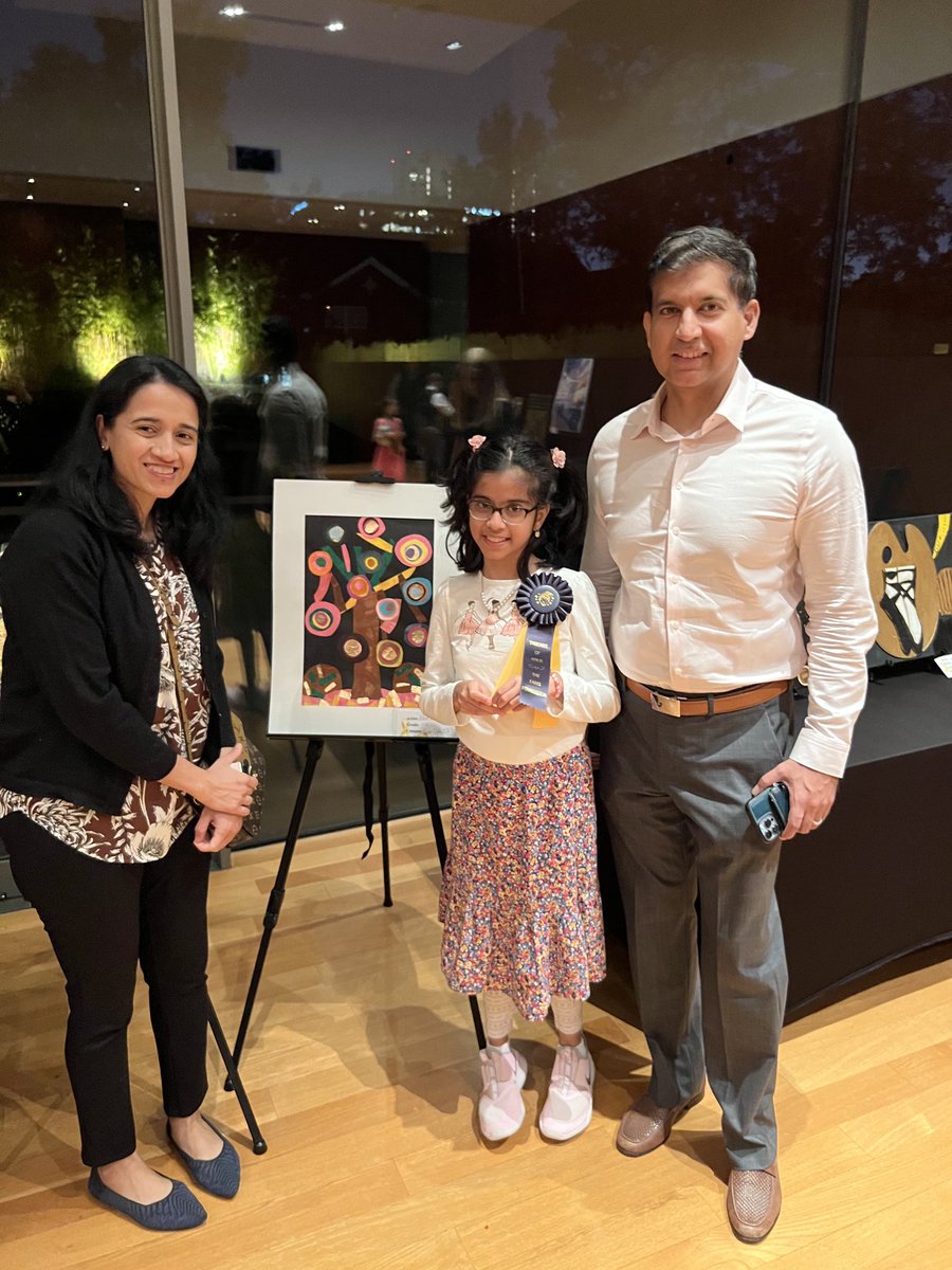 ROEArt1's tweet photo. Congratulations to our ROE students for creating meaningful art that connects to the community, and supports an inspirational foundation! ⁦@FarisFoundation⁩ ⁦⁦@ROEworld⁩ ⁦@HISDFineArt⁩ ⁦@chandelart⁩ ⁦@BrettGallini⁩ https://t.co/cAzMWuikOi