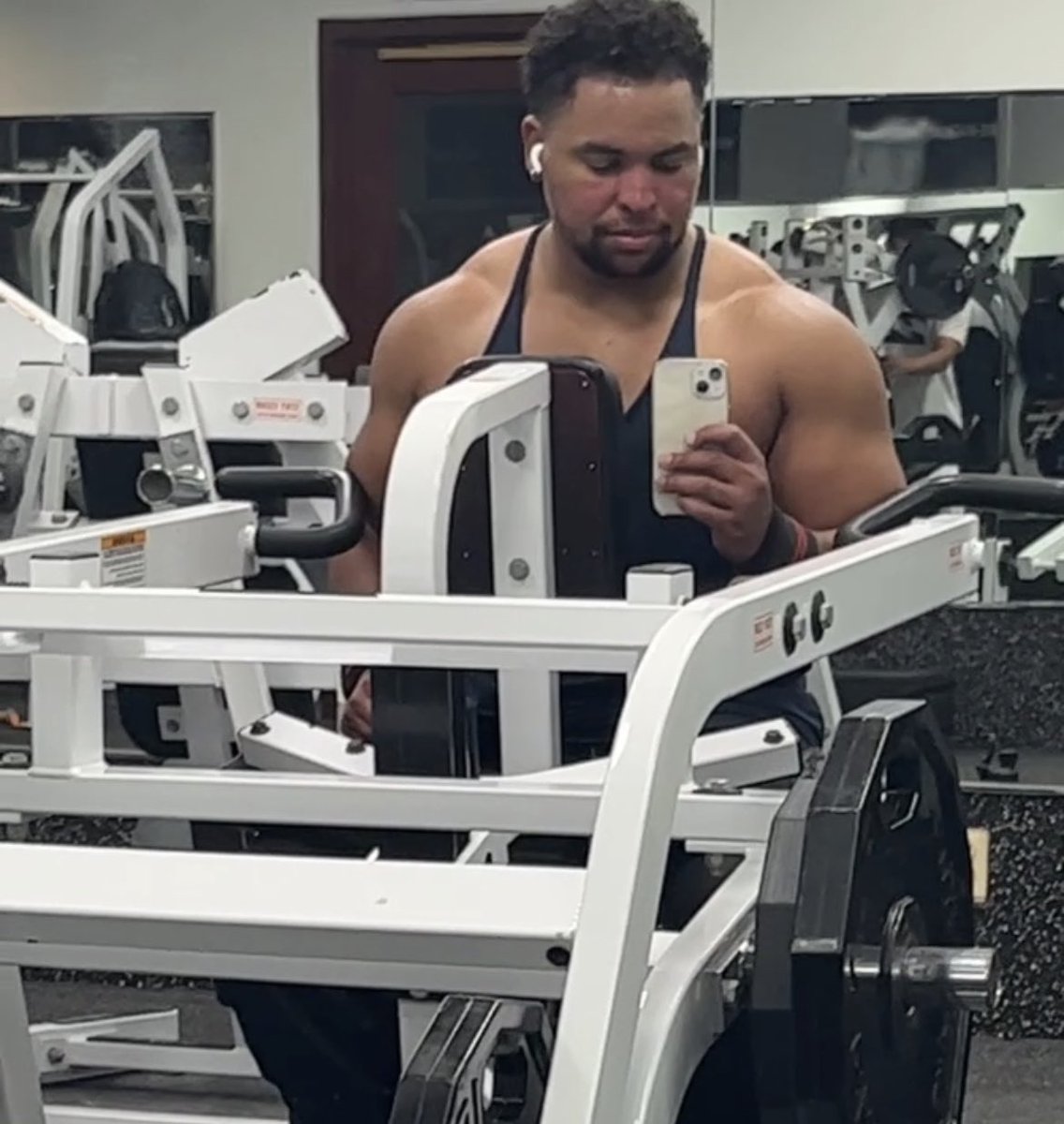 PoeticMaestro's tweet photo. SHAZAM!!⚡️⚡️
@TheRock 
#TheRock #BlackAdamMovie #blackadam #BlackAdam #DCEU #DCFC https://t.co/rmxBmIM4pK