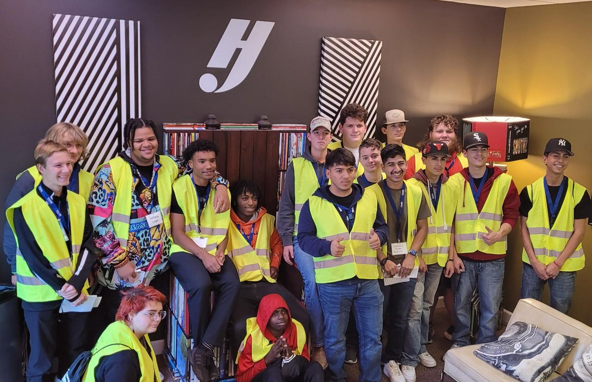 KMS and WYEDC brought Bonner Springs High School students to Herff Jones to see how their yearbooks are made. HJ makes millions of yearbooks annually in KCK. HJ is hiring for positions and internships! With their great culture, this is an awesome place to work!