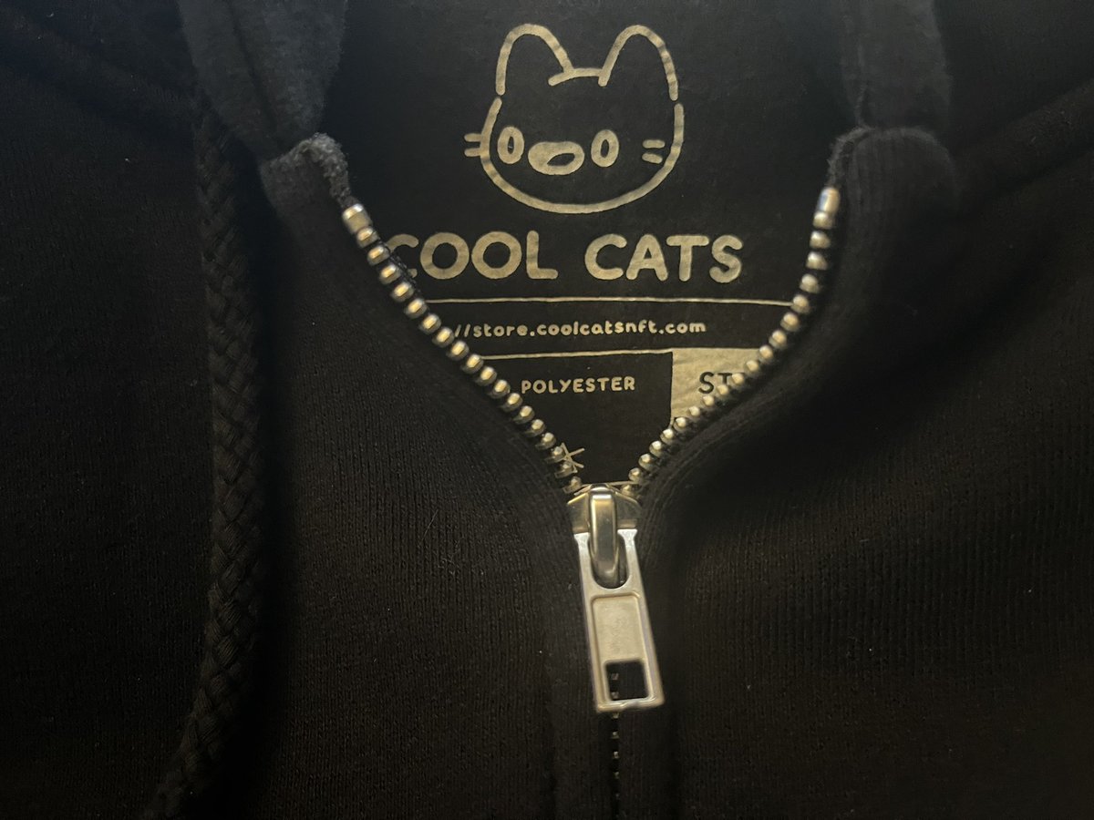 mintsniper's tweet photo. Woot! My hoodie arrived. https://t.co/zDIcQRvMIh