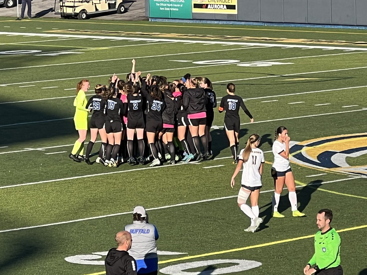 Alnutt41's tweet photo. And your @MACSports Women Soccer regular season Champs, the @UBWomensSoccer team!!  Congrats ladies!!  We’re hosting the Championship in Buffalo next week!!🤘🏾#GiBulls https://t.co/Mw71cdrKrD