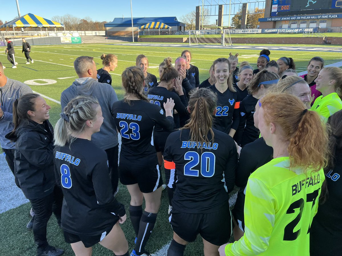 Alnutt41's tweet photo. And your @MACSports Women Soccer regular season Champs, the @UBWomensSoccer team!!  Congrats ladies!!  We’re hosting the Championship in Buffalo next week!!🤘🏾#GiBulls https://t.co/Mw71cdrKrD