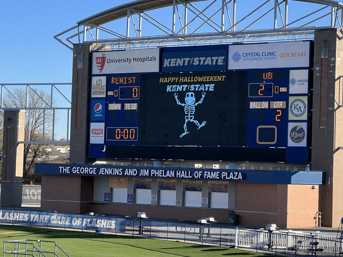 Alnutt41's tweet photo. And your @MACSports Women Soccer regular season Champs, the @UBWomensSoccer team!!  Congrats ladies!!  We’re hosting the Championship in Buffalo next week!!🤘🏾#GiBulls https://t.co/Mw71cdrKrD
