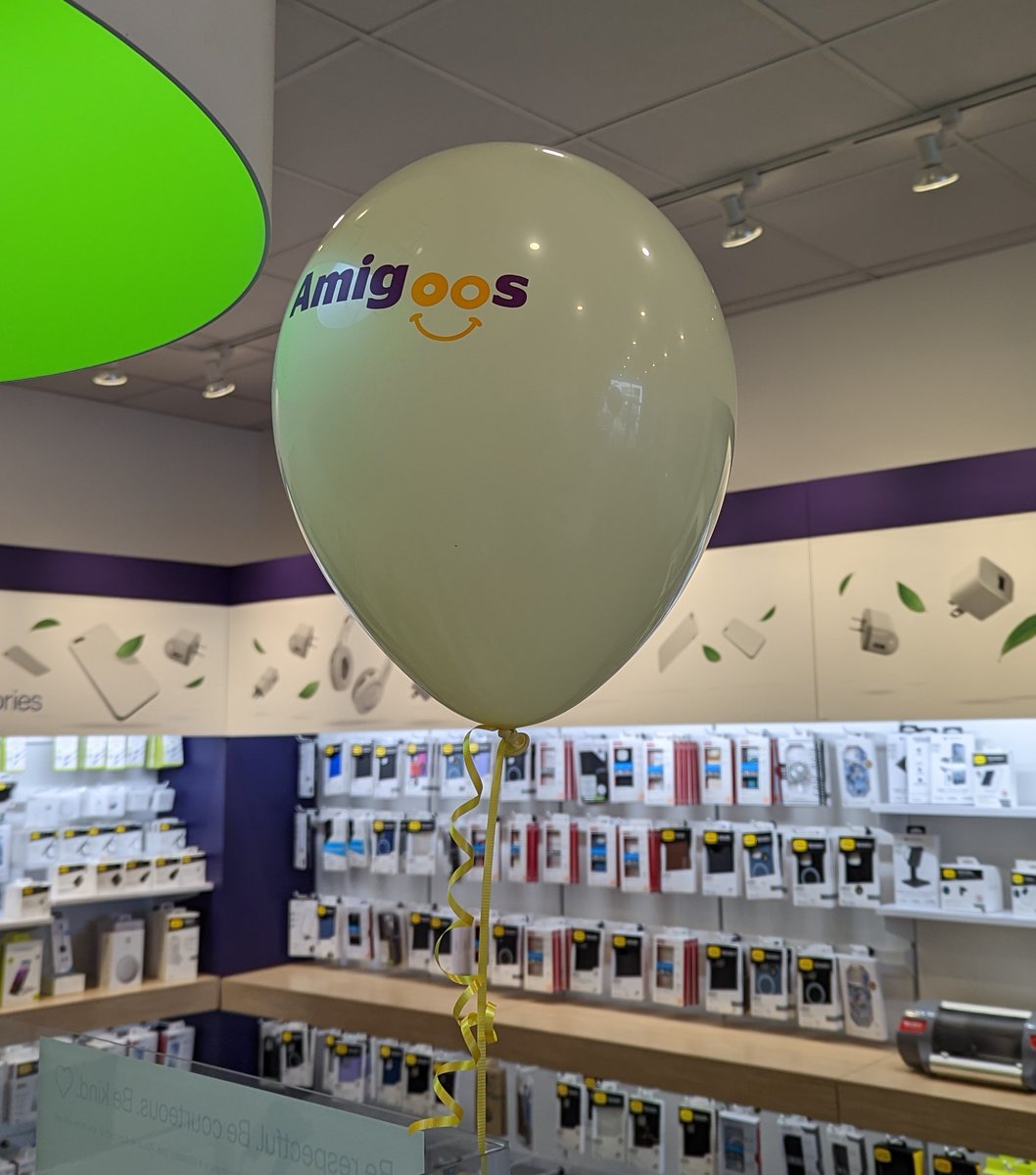TomHarris's tweet image. Celebrating the launch of Koodo's Pick Your Perk today by Picking Your Treat at our Summit Centre location in Kamloops BC.   

What Koodo Perk will you choose?  #RolloverData #SpeedBoost #UnlimitedLD #UnlimitedInternationalText