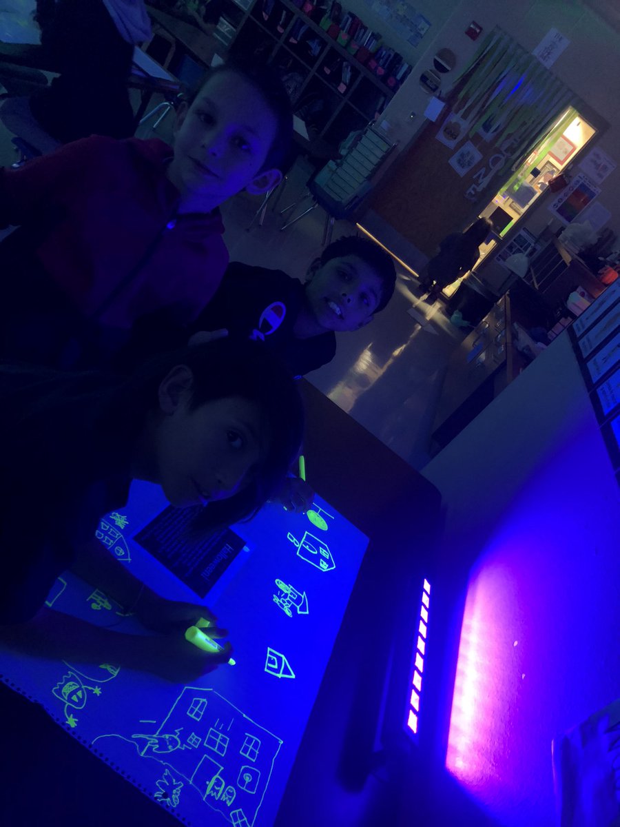 CandaceDebord's tweet photo. Spooky Stations were SPOOKTACULAR! #tobiasproud @TobiasExplorers https://t.co/nHmsLJNI1i