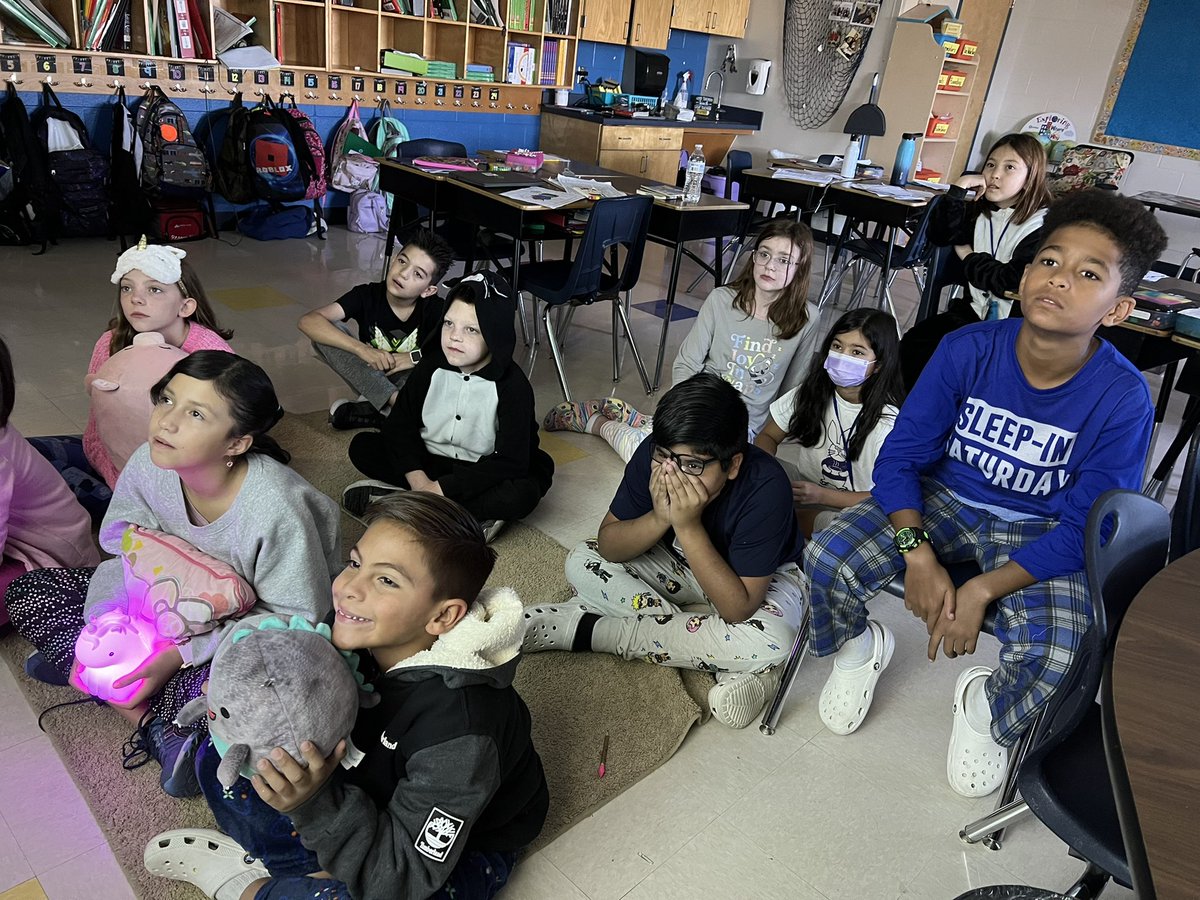 Queentea01's tweet photo. Students enjoyed the read aloud, Nigel and the Moon! They collaborated, communicated, and used their critical thinking skills to complete their book reflection activities.
#ReadForTheRecord 
@nisdelemelar 
@NISDHoffmann https://t.co/osADerxIlM