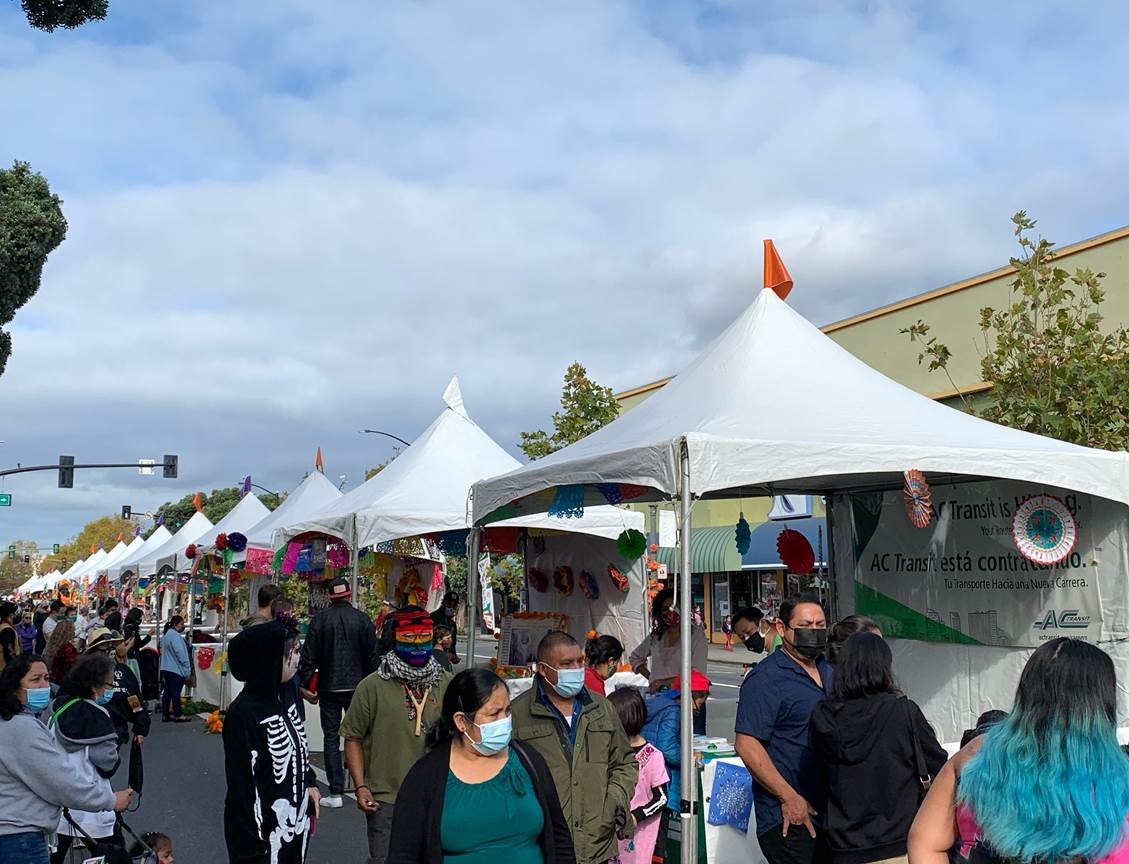 Don't miss this year's Dia de los Muertos Festival! Experience live music, exhibits, arts & crafts, games for kids and more on Sunday, October 30th. Also come by our table to say hello 👋. Learn more: bit.ly/3NcugVr #DiadelosMuertos @TheUnityCouncil #RideACT