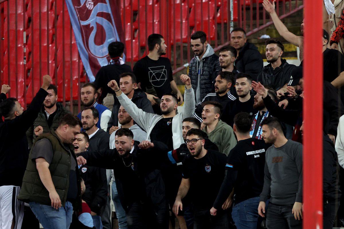 Bizi hiçbir zaman yalnız bırakmayan Büyük Trabzonspor Taraftarına sonsuz teşekkürler ❤️💙