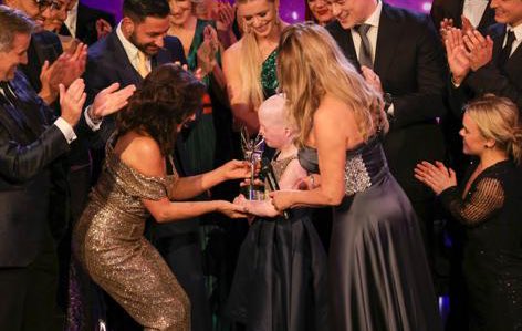 ShirleyBallas's tweet photo. Elizabeth, what an honour it was to meet you and present you your ‘Child of Courage’ @PrideOfBritain award. You are beautiful and inspirational. The sweetest little girl ❤️ 

Your message of kindness was heard by the nation. Keep inspiring. Xxx @bbcstrictly @ElizabethSoffe https://t.co/FT1zCkgpuE