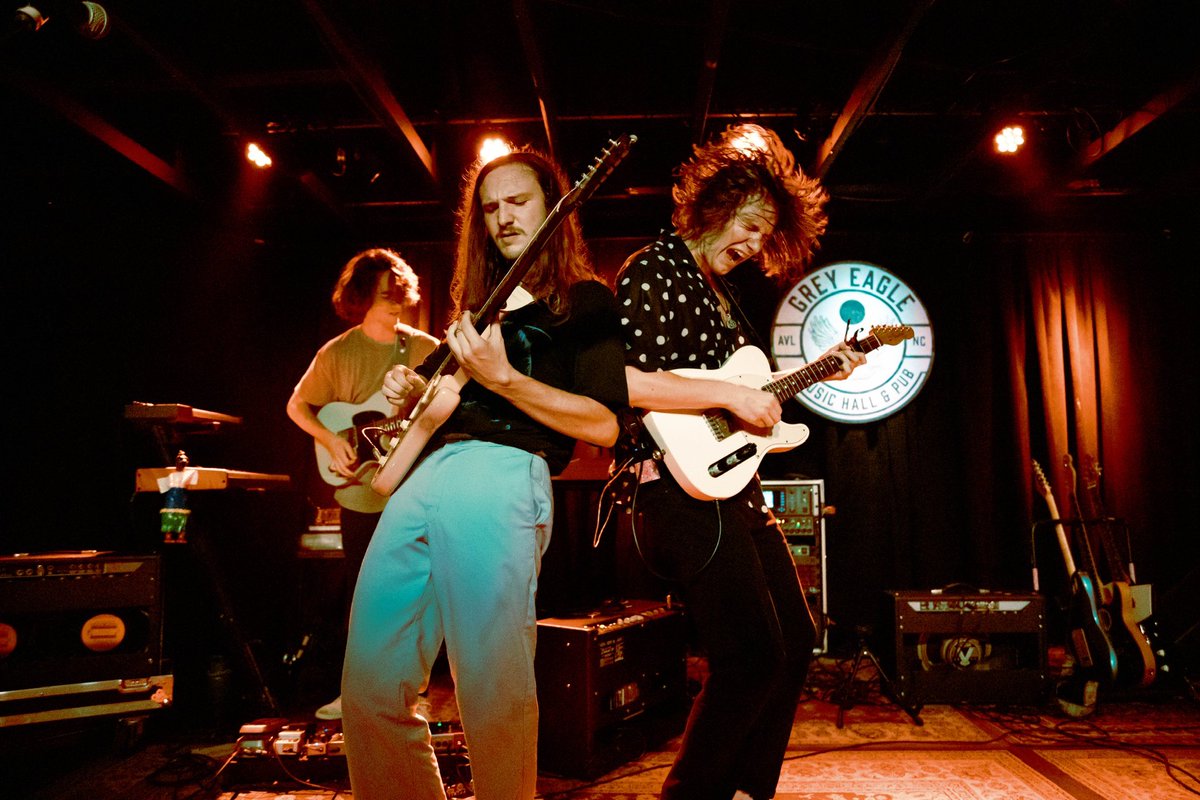 ryleejmarshall's tweet photo. Flipturn 9/17 in Asheville 🤍 https://t.co/EsEC945COx