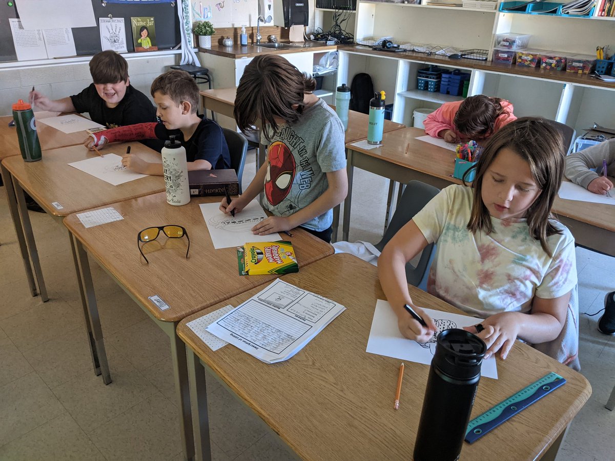 e_slack77's tweet photo. The Grade 5 and 6s transformed into artists today and created "des citrouilles" inspired by Yayoi Kusama! 🎃⚫🎨 @kim_flett @merritt_ps https://t.co/K4enCLnTXL