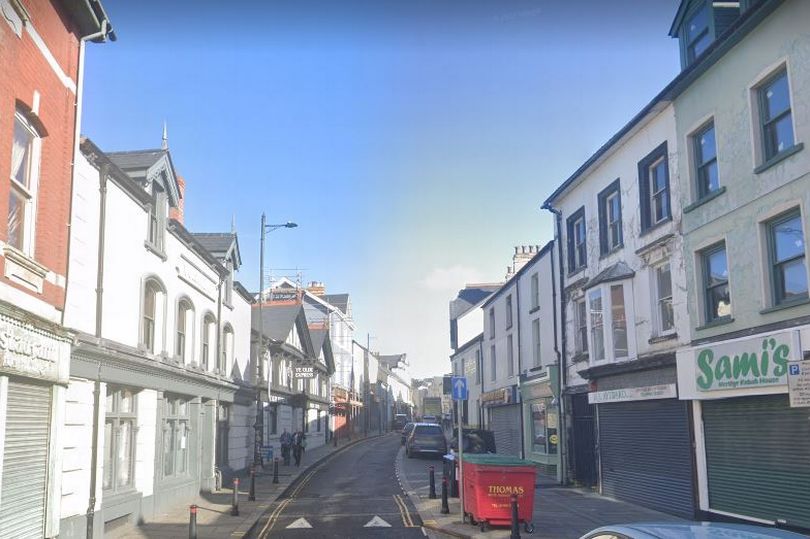 merthyrexpress's tweet photo. Man found with serious head injuries after alleged assault near Welsh pub
https://t.co/ey4kehhVPT https://t.co/08b5L5La3m