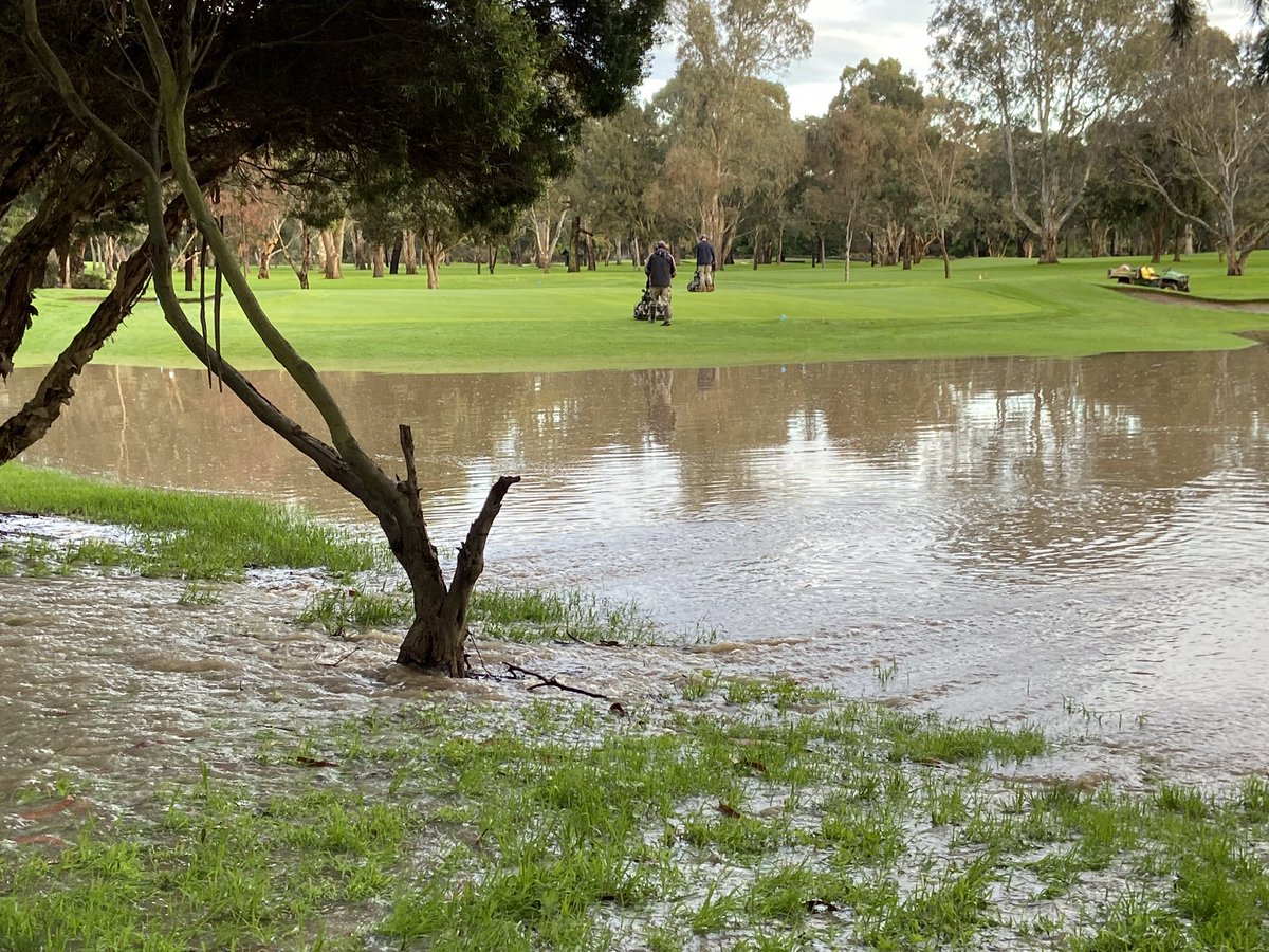 nturner1989's tweet image. Crazy, crazy this morning, trying to navigate our way around to mow greens before going under again. Fantastic effort from the guys. Access to most of the course has now been cut off.