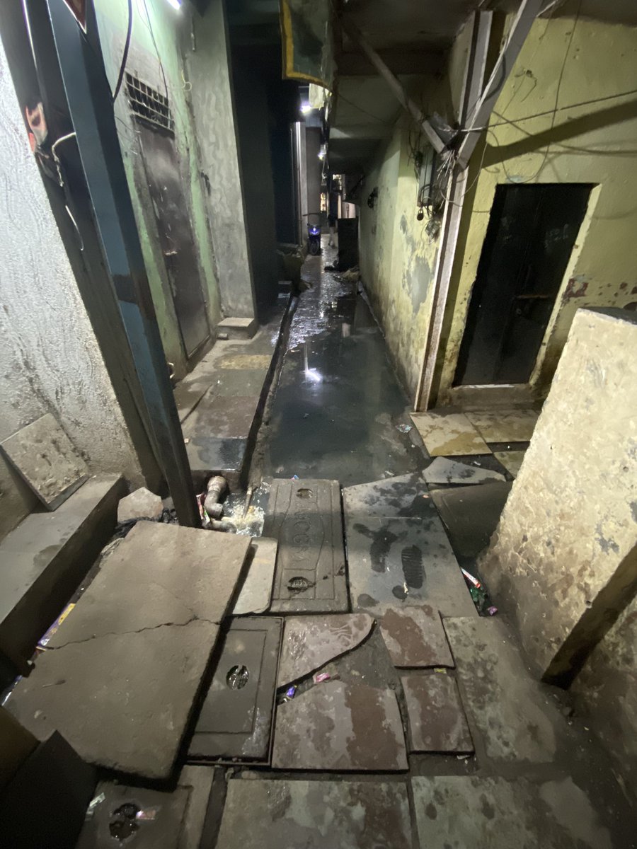 sufiyan58340060's tweet photo. Complain was raised one month ago still waiting for action please reply because in past i got a message that action will be taken by @mybmcWardS @mybmc but still no #action #helpbmc #bmc #EknathShinde @mybmc https://t.co/i4aKunWXje