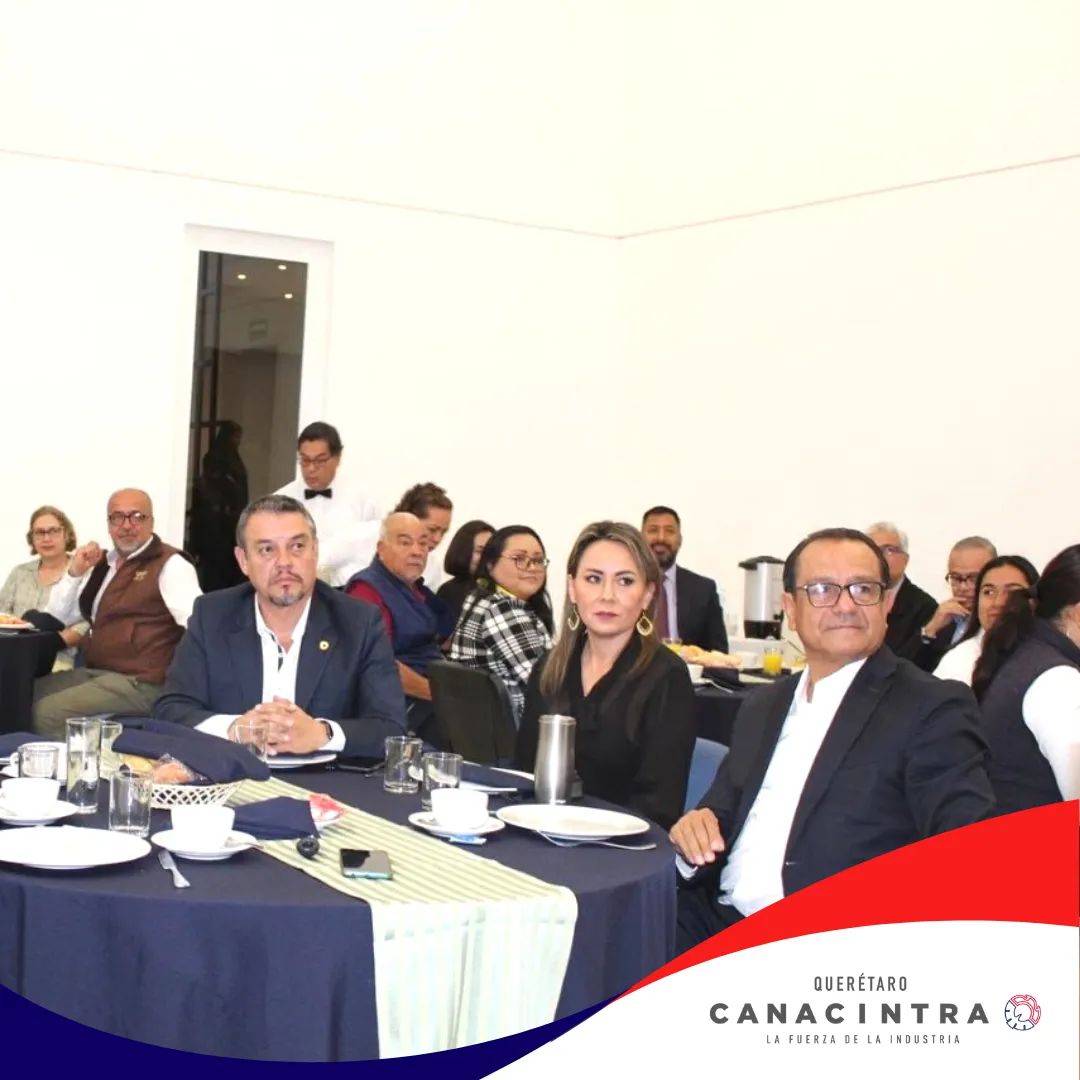 CANACINTRAqro's tweet photo. ⚙️ El día de hoy se llevó a cabo la Sesión con la 𝗖𝗼𝗺𝗶𝘀𝗶ó𝗻 𝗱𝗲 𝘃𝗶𝘃𝗶𝗲𝗻𝗱𝗮, abordando el tema “𝗜𝗻𝗳𝗼𝗻𝗮𝘃𝗶𝘁 𝗰𝗲𝗿𝗰��� 𝗱𝗲 𝗹𝗮 𝗜𝗻𝗱𝘂𝘀𝘁𝗿𝗶𝗮”, impartido por la Delegada de Infonavit Querétaro Diana Andrade.
.
#CANACINTRA #canacintraqro
#VisiónDeFuturo https://t.co/gyHiwhWdVr
