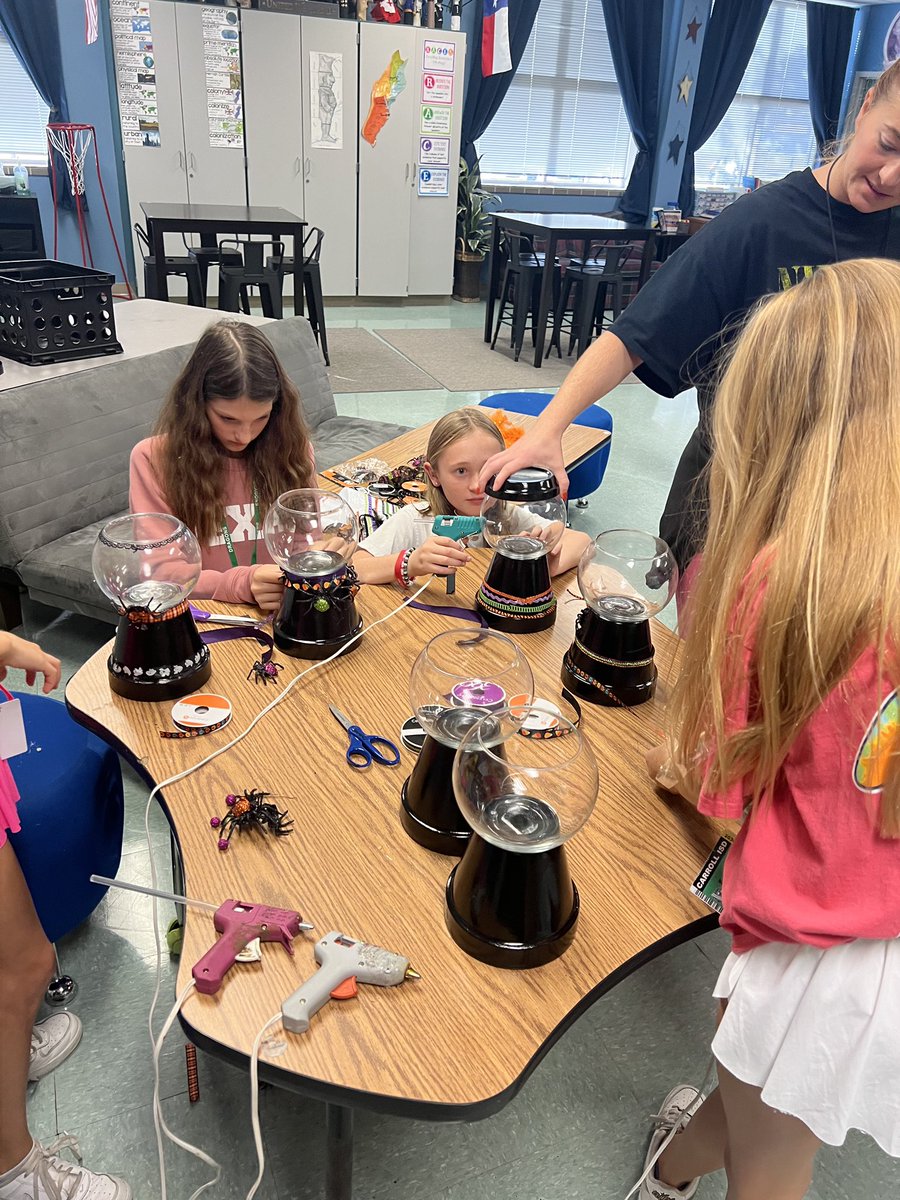 PTO fundraiser Halloween craft winners made cute candy jars! Had the best time! <a href="/durham_dragon/">Don T Durham Dragons</a> #InspireExcellence #DragonProud