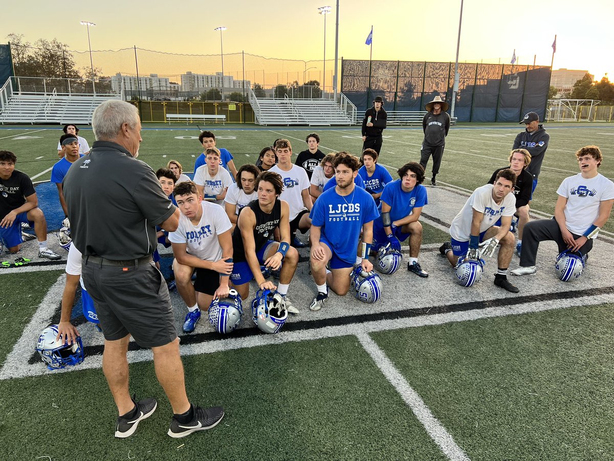 coach_hales's tweet photo. Our legendary @TorreyAthletics AD former @TORREYFOOTBALL Head Coach Jeff Hutzler gave today’s #CoachTalk about knowing your #WHY and #PURPOSE for everything you do. #WhatsYourWhy #KnowYourWhy #DRILL #WhateverItTakes #OneTreeOneTeam #TorreyPride https://t.co/28FqWMatXz