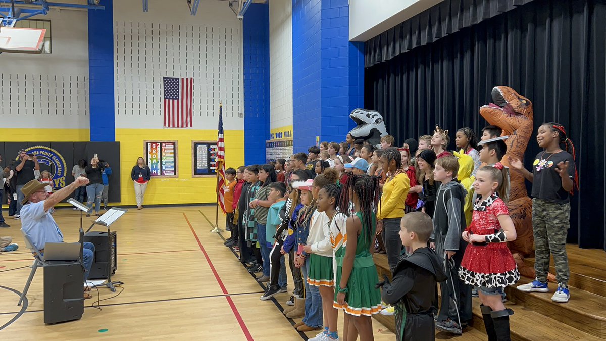 CLP_Elementary's tweet photo. Our 4th graders did a wonderful job tonight at their PTA program! 🎼 We loved the songs about Texas! Thank you to their 4th grade educators and @clpchoir for the performance. Costumes courtesy of trunk or treat! 💙💛💙 #loveclp https://t.co/xDzdmLIQkN