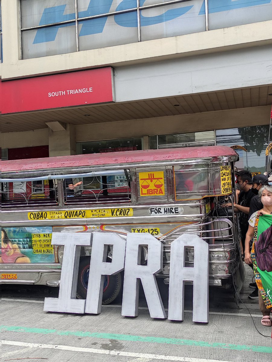 katribu_natl's tweet photo. Ito ay upang irehistro ang panawagan ng pagbabasura sa Indigenous Peoples Rights Act (IPRA) of 1997, pagbubuwag sa NCIP, at pagpapatanggal kay Allen Capuyan bilang pinuno ng nasabing komisyon.
#ScrapIPRA
#AbolishNCIP
#CapuyanOut
#CapuyanCorrupt
#StandWithIPs https://t.co/YfLJ1YzsMn