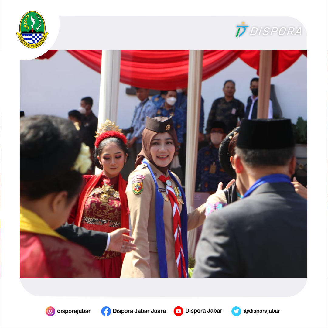 disporajabar's tweet photo. Selamat Pagi #baladpora
Puncak Peringatan Hari Sumpah Pemuda tahun 2022 tingkat Jawa Barat dilaksanakan di Halaman Gedung Sate. Bertindak sebagai Pembina Upacara, Sekretaris Daerah Jawa Barat @SWangsaatmaja.
@ridwankamil @PaUuRuzhanul https://t.co/52t57kpMZf