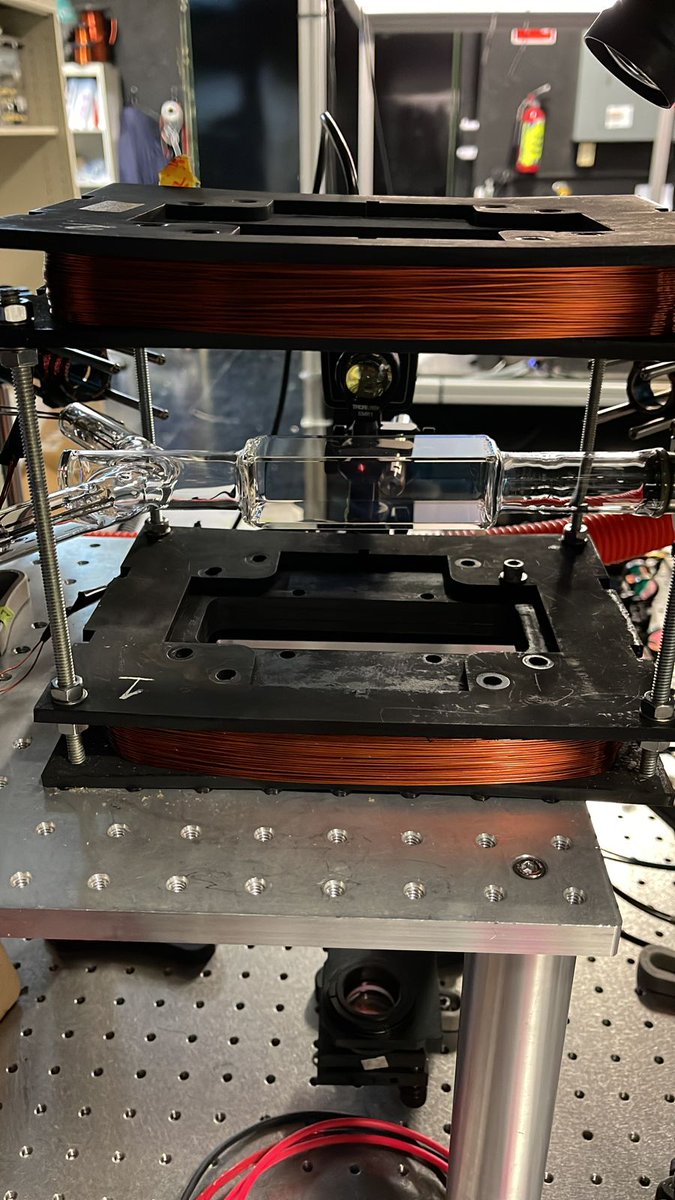 CesarJLoredo's tweet image. A little MOT ❤️ #quantum #UltraColdAtoms #QuantumLaboratory #MagnetoOpticalTrap