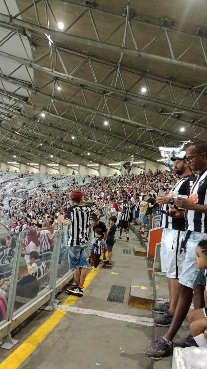 Ivanllucio's tweet photo. Somos, somos alvinegros. Apoiaremos o Galo para sempre. 🐔 https://t.co/T1xCDb50yi