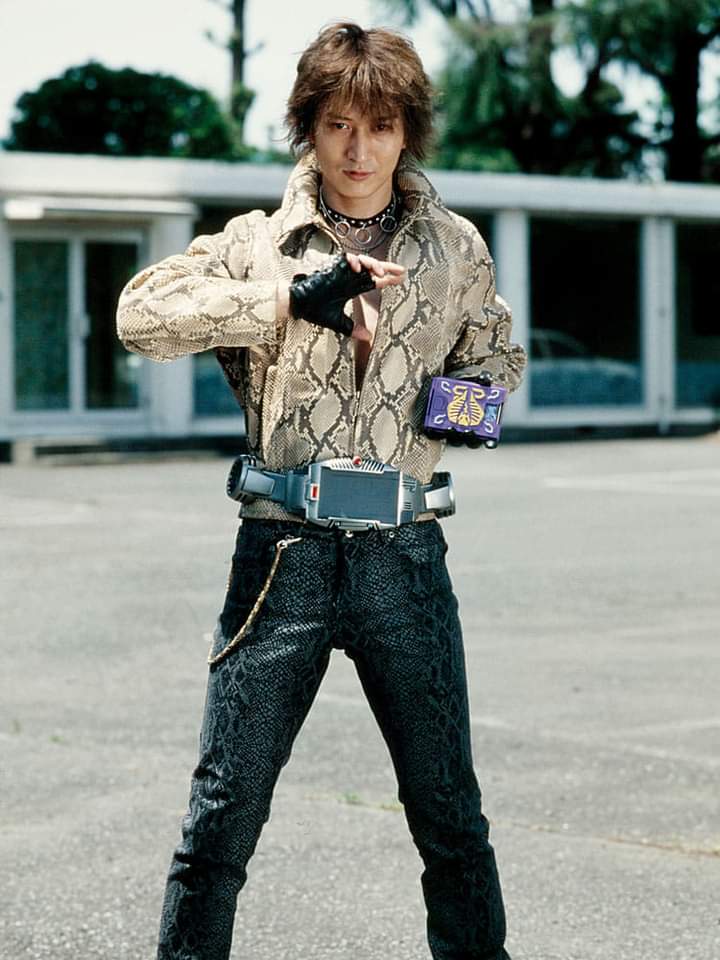 王蛇as浅倉威 : 仮面ライダー龍騎文庫写真集 仮面ライダー龍騎ARCHIVE