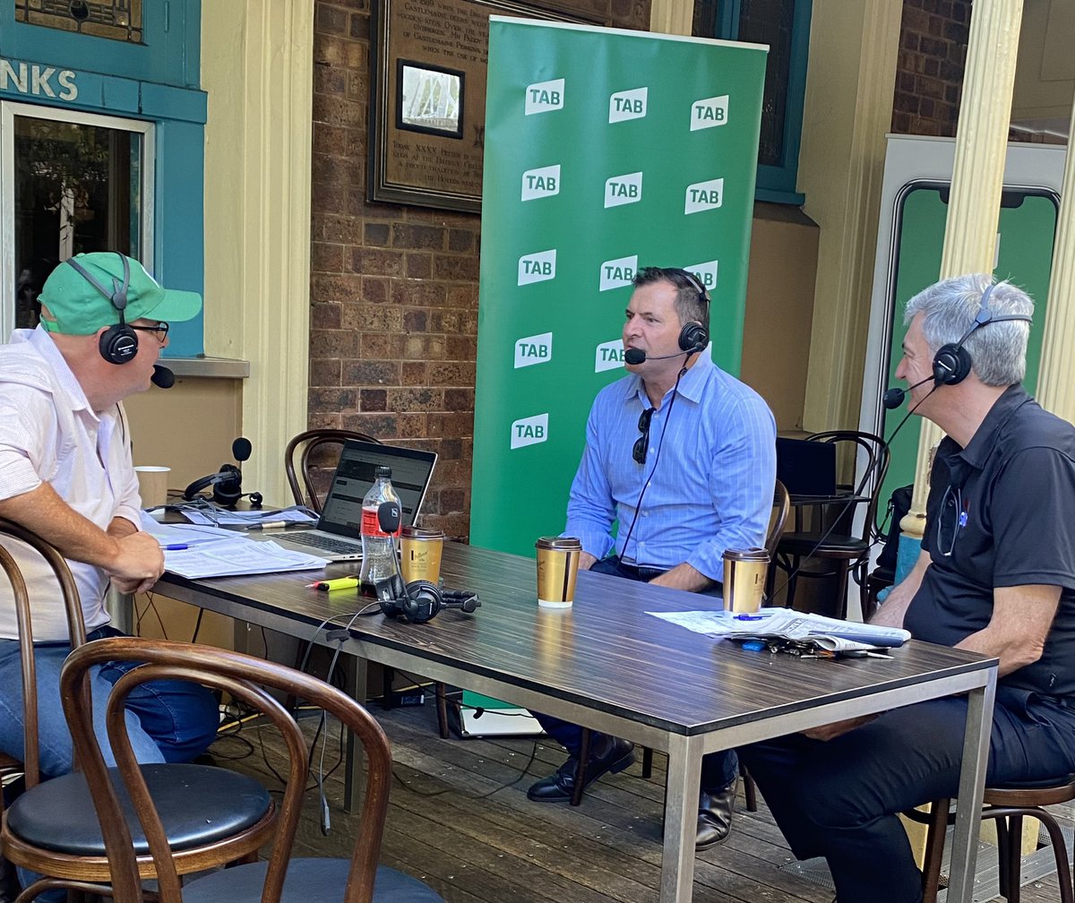 Fantastic to have <a href="/Hoges5/">Bernie Hogan</a> from <a href="/qldhotels/">Queensland Hotels</a> out at the Brekky Creek Hotel for our <a href="/tabcomau/">TAB</a> Derby Day Eve Radio TAB broadcast, talking about the many Fantastic QLD pubs customers can head to over this busy weekend 🐎