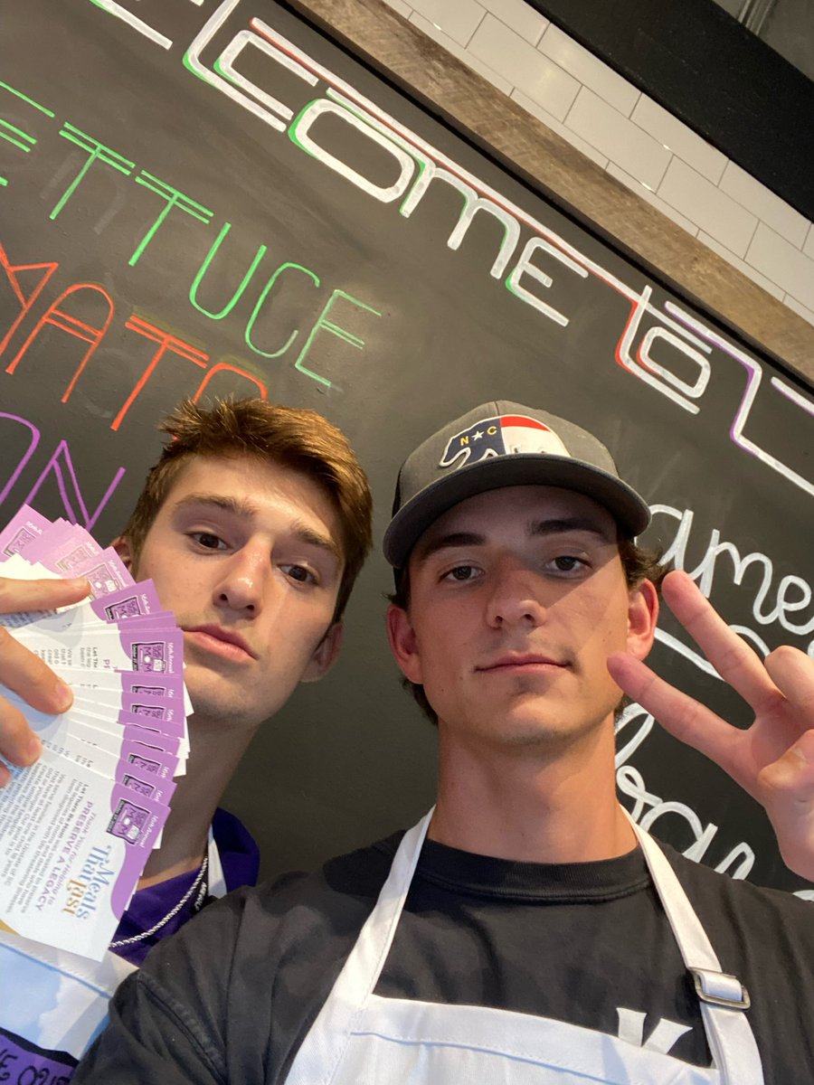 FurmanXC's tweet photo. DINmen at LTO burgers for DINE OUT FOR MOM… dine out and support this amazing organization 💜
#DOFM #LTBM #allinforashley https://t.co/eUGcA5WAlg