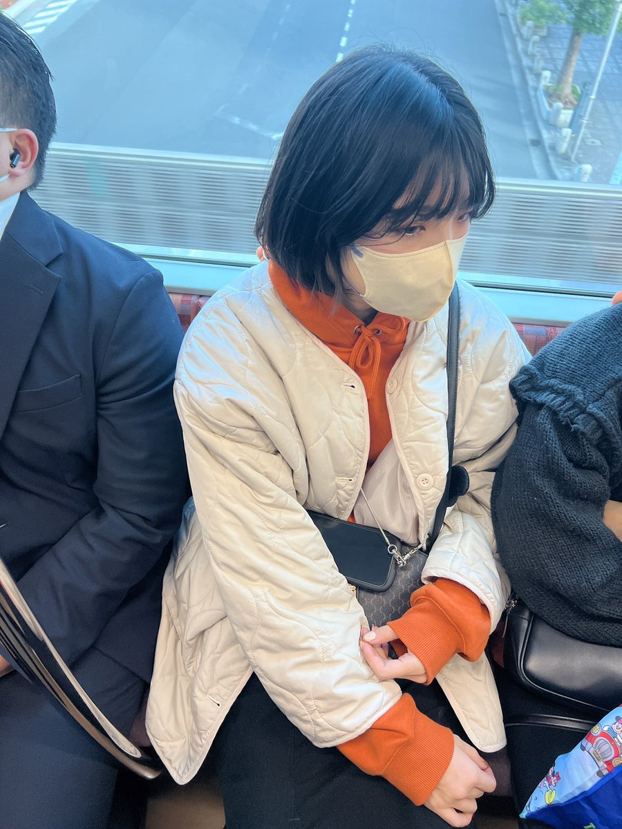 tattsuh04281's tweet photo. 割り込み女 https://t.co/MgUyncjjjv