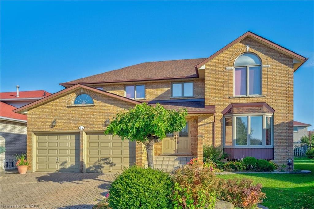josieatta's tweet photo. Just Listed in #StoneyCreek #ON. 14 Vinehill Drive! Please retweet!  https://t.co/JxXgvIZv1U https://t.co/Ru1ISbRurs