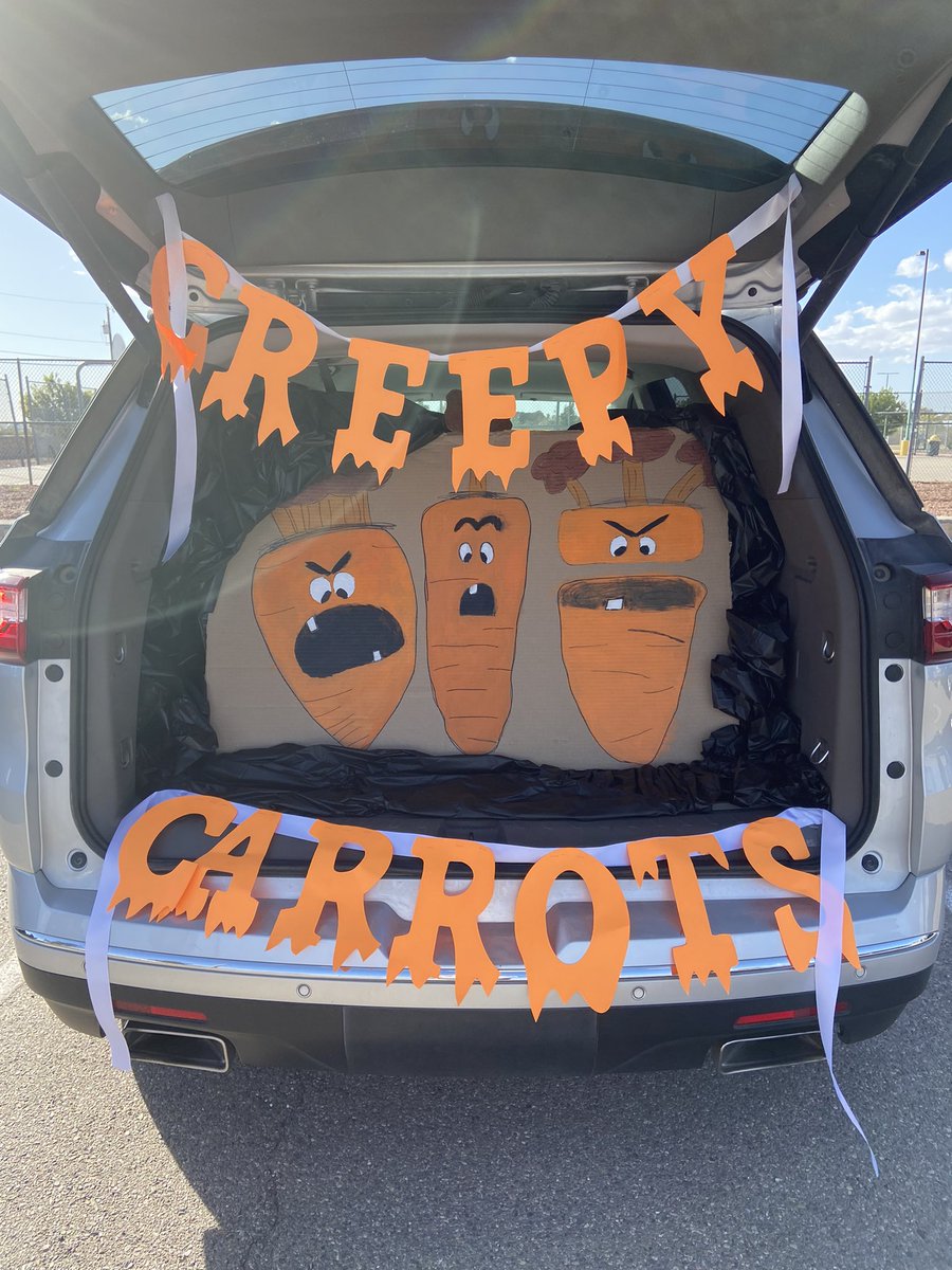 It’s trunk or treat at Agua Dulce Community center and the creepy carrots are out creeping! Thanks @areynoldsbooks and @itspeterbrown for writing and illustrating this book we love at CTW! @ctwpanthers #WeAreClintISD