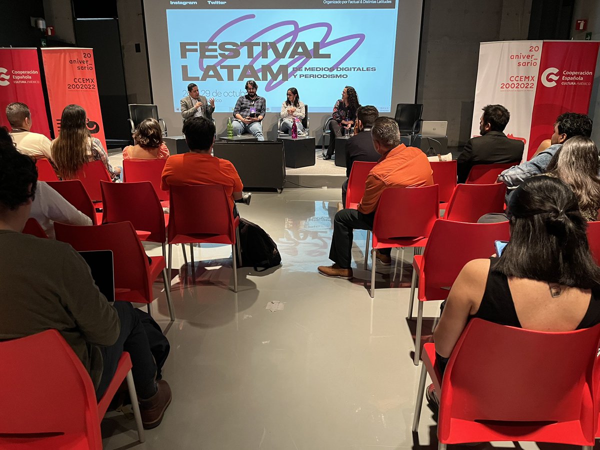 Jess_Belmont's tweet image. Escuchando a @Patmercado sobre su proyecto y medio @conectmigrante y los desafíos de dirigir medios independientes.  #ForoLATAM