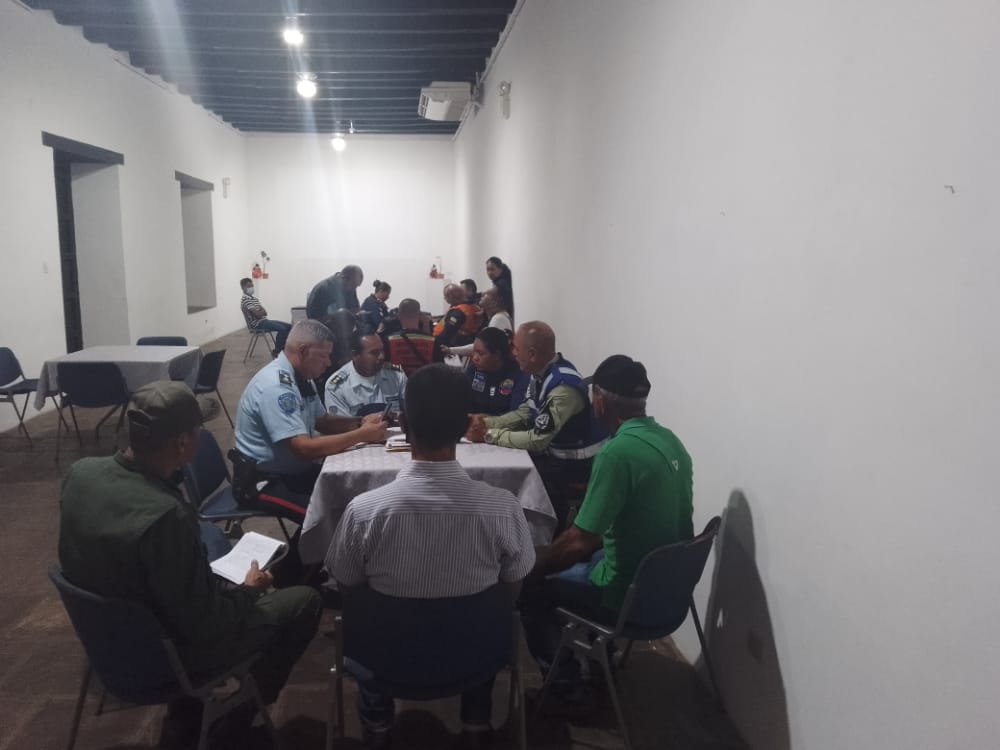 cboseguridad's tweet photo. Desde la Casa Museo Correo del Orinoco, equipo de Seguridad Ciudadana Municipal en compañía de integrantes de los Organismos de Seguridad, participaron en el Congreso Nueva Época 2022, enfocado desde el Movimiento de Seguridad Ciudadana #SeguridadCiudadanaSomosTodos https://t.co/XsU0OltilK