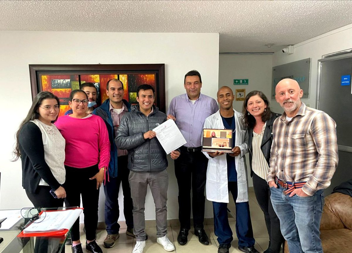 #Hoy | ¡Estamos de celebración!🎉 Tras 14 meses de acompañamiento, Laboratorios Doral Group concluye su proceso de certificación sin no conformidades. Su bálsamo labial contará con el #SelloCosmosNatural para demostrar calidad en mercados internacionales 🌏🌍🌎.