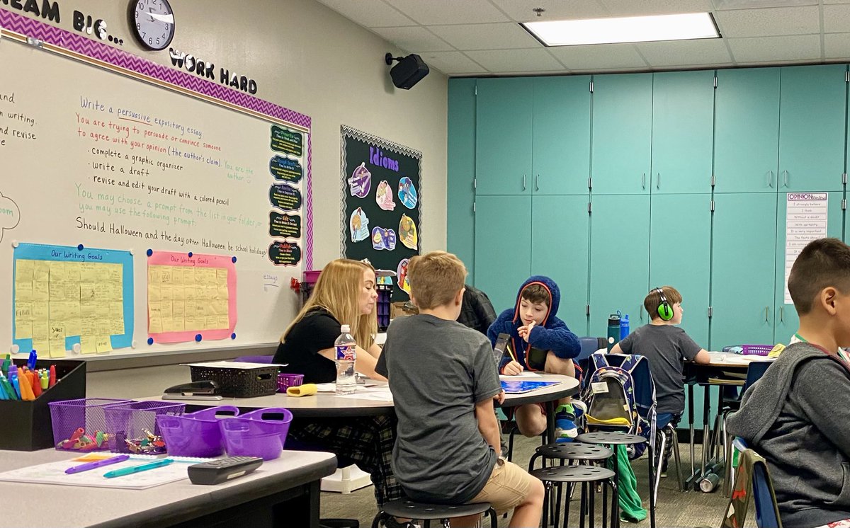 SWE 4th grade teacher Ms. Murphy conferred with writers during Writer’s Workshop. Students were given the opportunity to share, reflect on, &amp; receive targeted teaching points about their writing. 📝 <a href="/murphysclass16/">Melissa Murphy</a> <a href="/HumbleISD_SWE/">Summerwood Elementary</a>