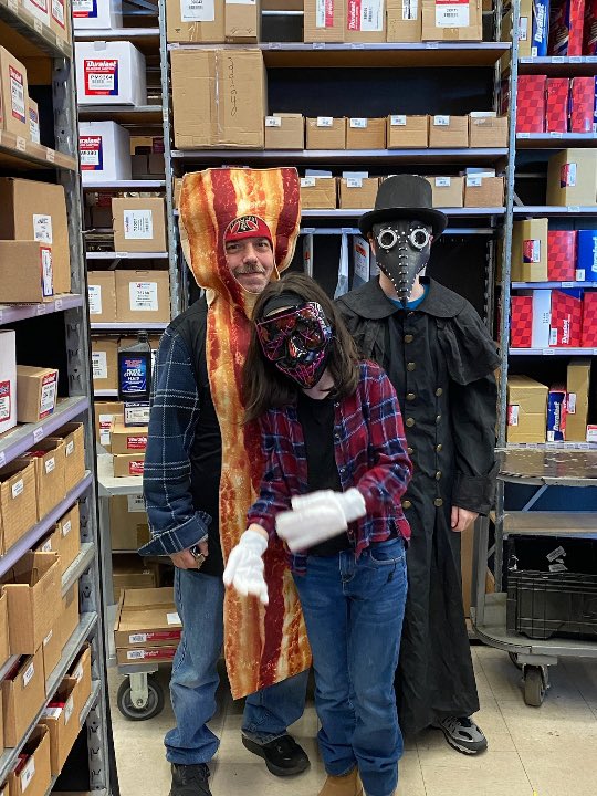DanaEC's tweet photo. Trunk or Treat with Jim James &amp; Annalynn who forgot to turn her LED mask and gloves on. https://t.co/NcC2AVkemX
