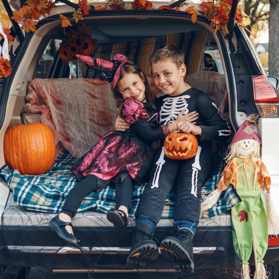 Looking for a family-friendly way to celebrate Halloween a little early? Come join me for a Trunk or Treat event TONIGHT. Get the kids dressed up and stop by!

📍: Egg Works Parking Lot - 7591 Tule Springs
🕔: 5pm - 7pm