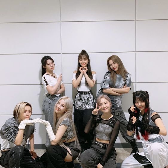 groodearcafe's tweet photo. new order! +.*.｡
╰➤ cinnamon rolls + green tea
to: @vibrantium
from: your favorite vampire

💌 ❝ ik im the actual groo here but i just wanted wanted to send this to give u good vibes and say ily!! ❞
╰➤ ♬: night aviation - gwsn
thank you for ordering! ♡｡*ﾟ https://t.co/hUYo2QuOFe