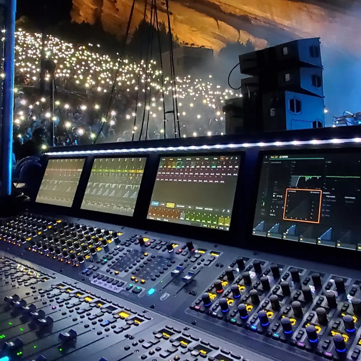 AvidLiveSound's tweet photo. 🤩 Avid VENUE | S6L
📷 https://t.co/RkvJjs5lJx
▶️ https://t.co/hElVavmyPd
#officeview #fohview #avidvenues6l #avids6l #livesound #venues6l #avid https://t.co/aDgkXjjVXg