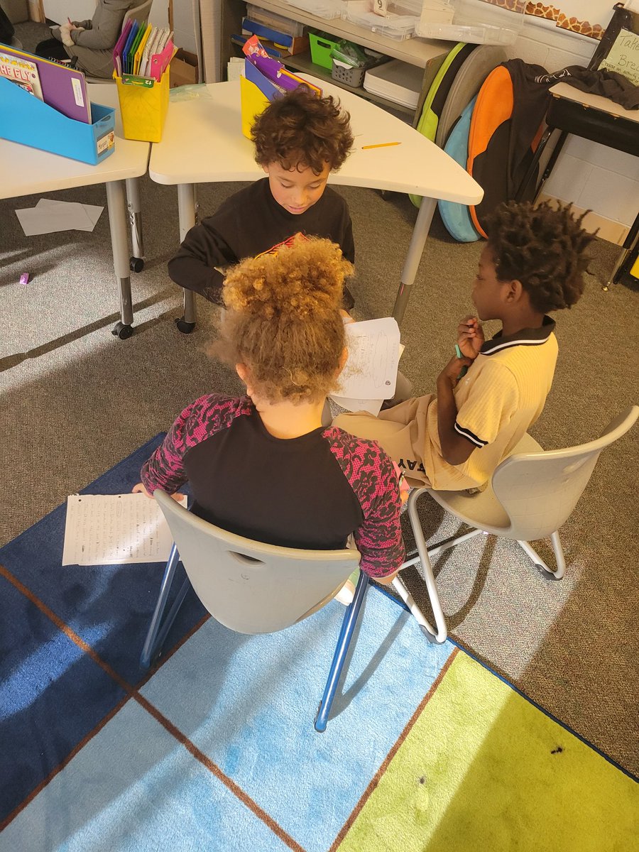 Yesterday we modeled a tuning protocol to help us revise our writing. The Ss did it today. The conversations were AMAZING and I know their writing will be improved thanks to their peer feedback!! Thanks for the strategy @SocialStudiesOC 
<a href="/WBSDHuskies/">Roosevelt</a>