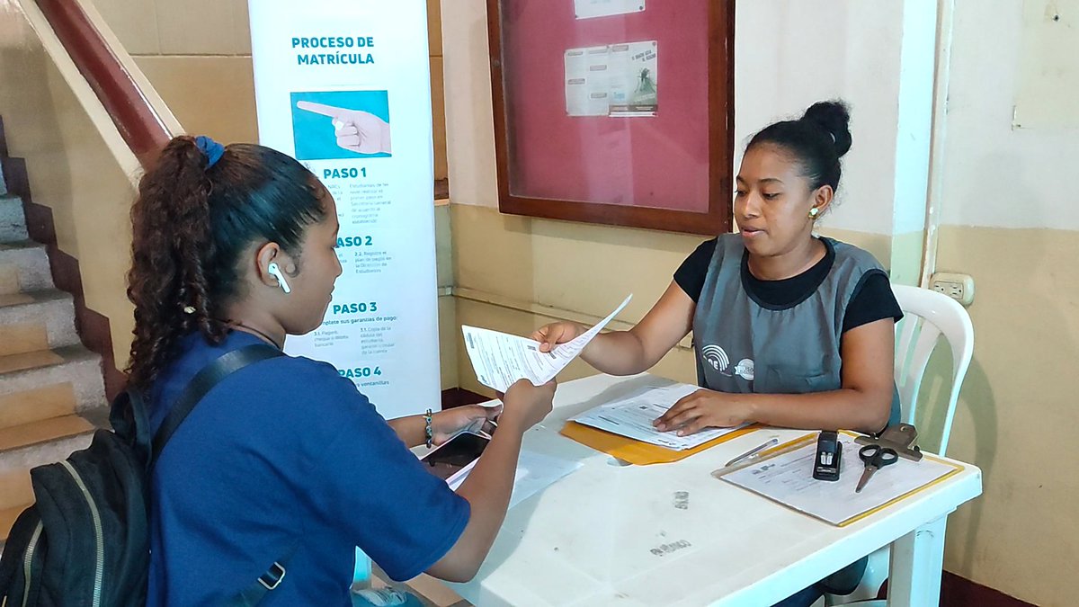CNEEsmeraldas's tweet photo. #CNEInforma 

Boletín 🗞️I CNE inicia notificación a Miembros de las Juntas Receptoras del Voto.

Entérate aquí: 
https://t.co/g60uTwfrNM https://t.co/TQsSuE5vi1