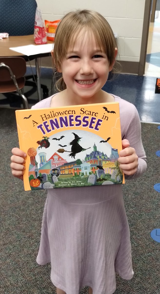 EesTesMusic's tweet photo. Congratulations to our EES winning pumpkin detectives! Every student who found Pumpkin Bones earned a Raven Feather, but these two "took the prize!" Way to go, Gabe and Evelyn! #eessoars @k1_teacher @PalmersMonsters #pumpkinbones https://t.co/5Puv0R0CtH