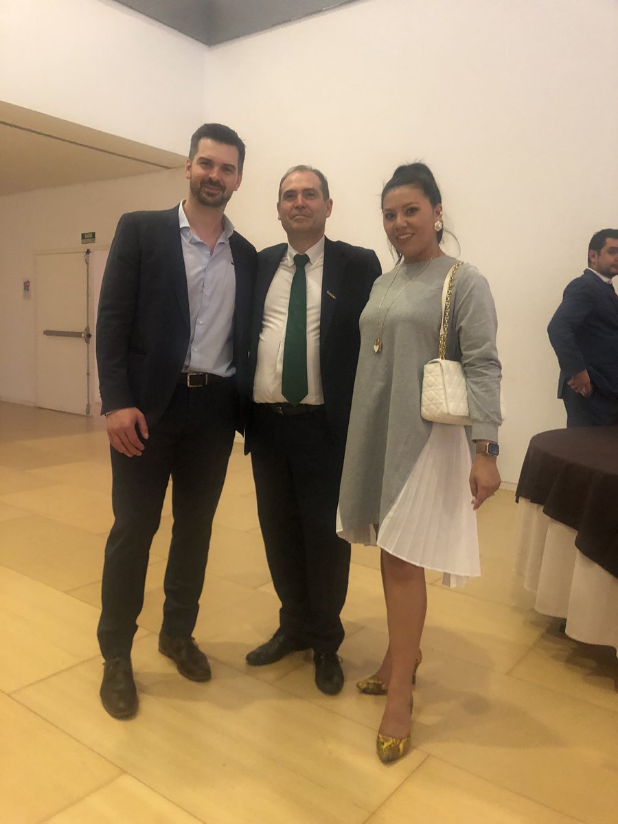 paminagonzalez's tweet photo. Momentos del día 2 en el #CongresoAcocex2022 @acocex con amigos, partners #extremeños que nos llenan de mucho orgullo y con parte del team #how2go 💙
@quintanovic_13 #transitex @Iberitos @IgBartolome https://t.co/j45RHlMhhg